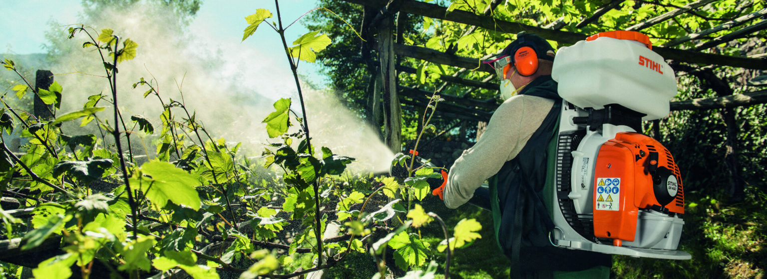 Fumigadora STIHL en un cultivo
